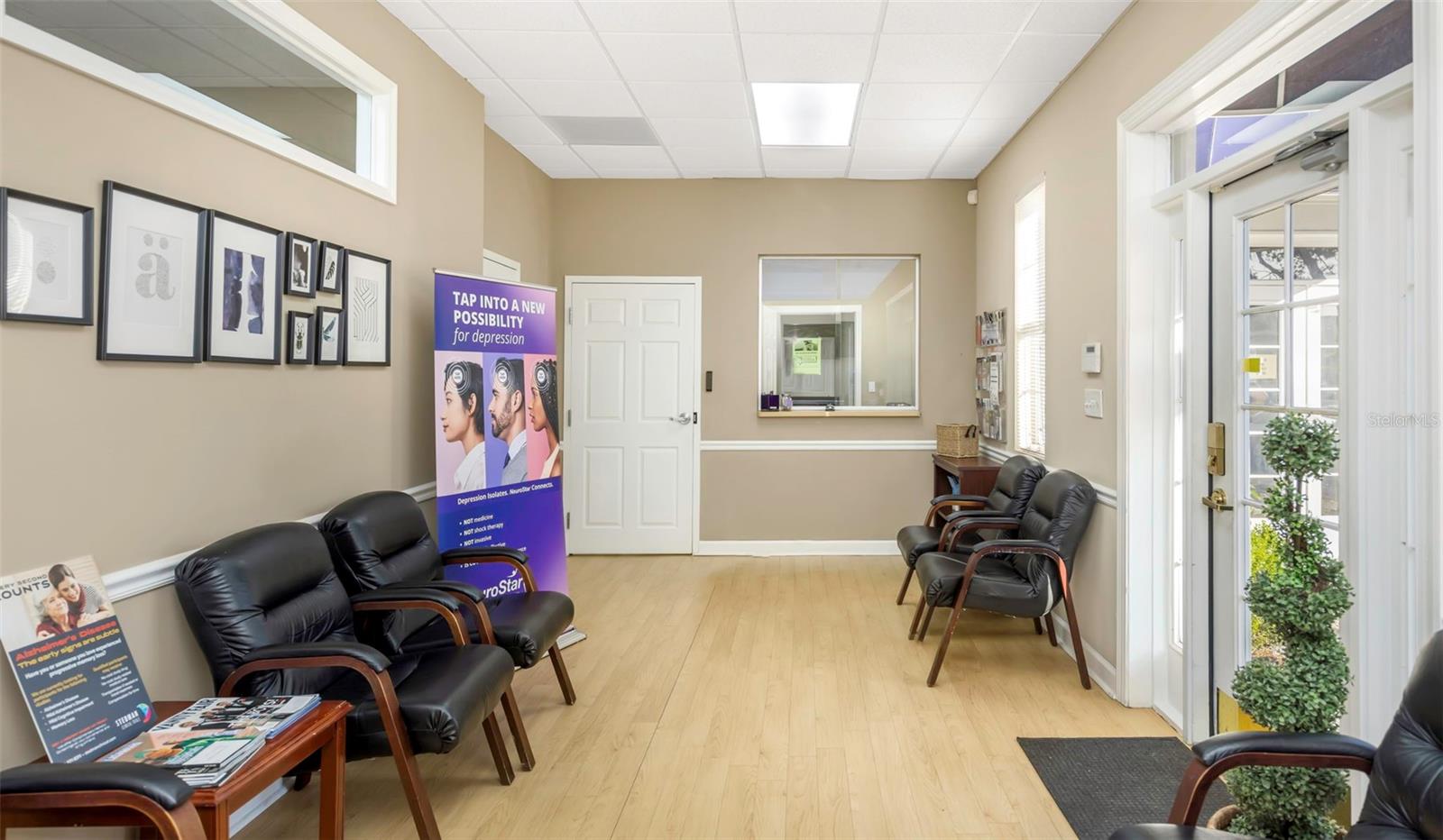 Listing photo id 2 for 14506 University Point Place