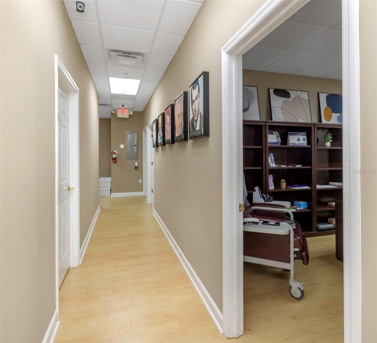 Listing photo id 47 for 14506 University Point Place