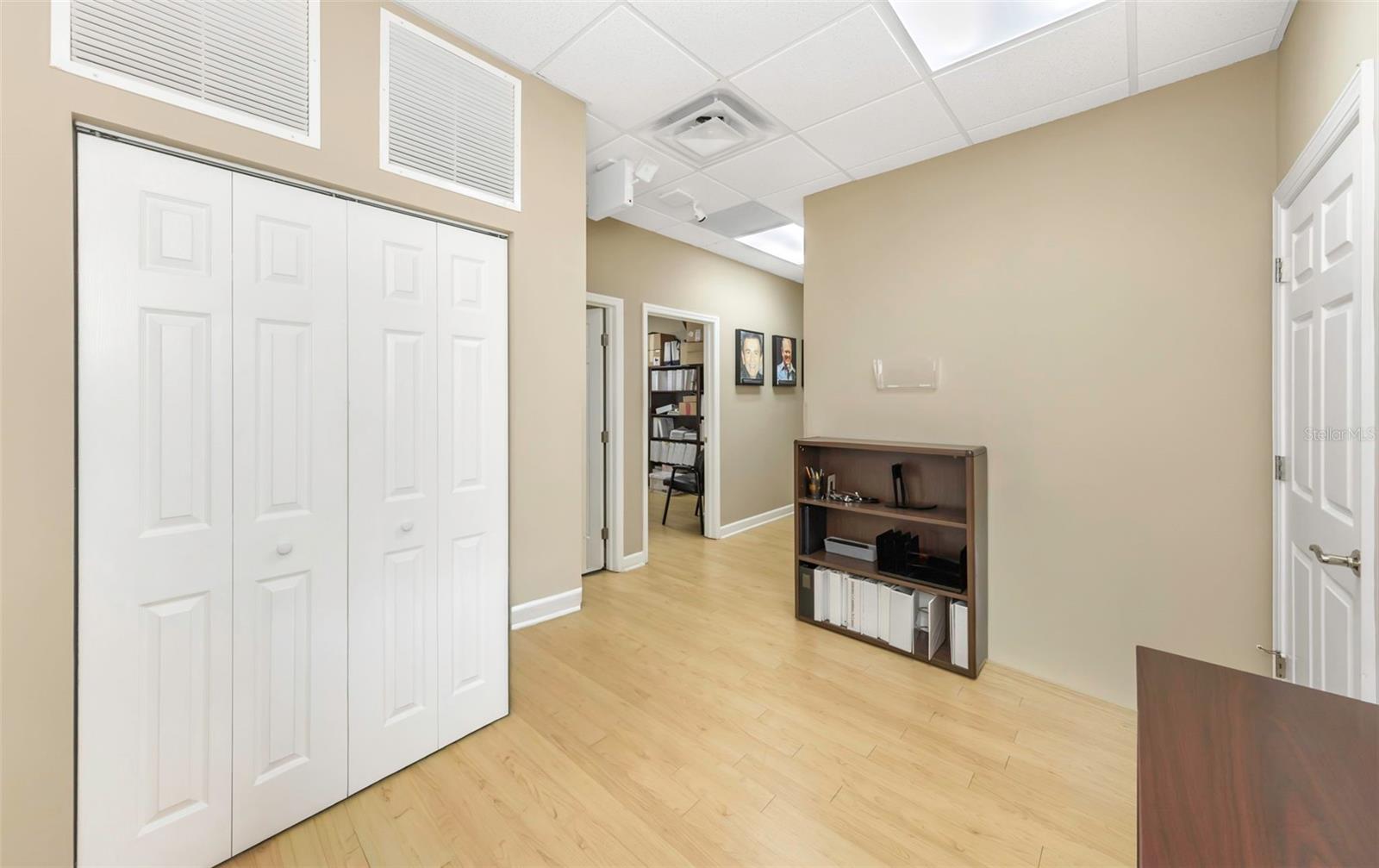 Listing photo id 52 for 14506 University Point Place