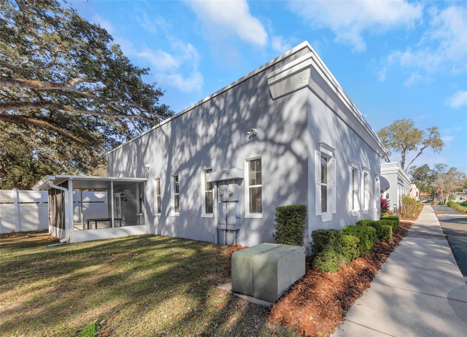 Listing photo id 58 for 14506 University Point Place