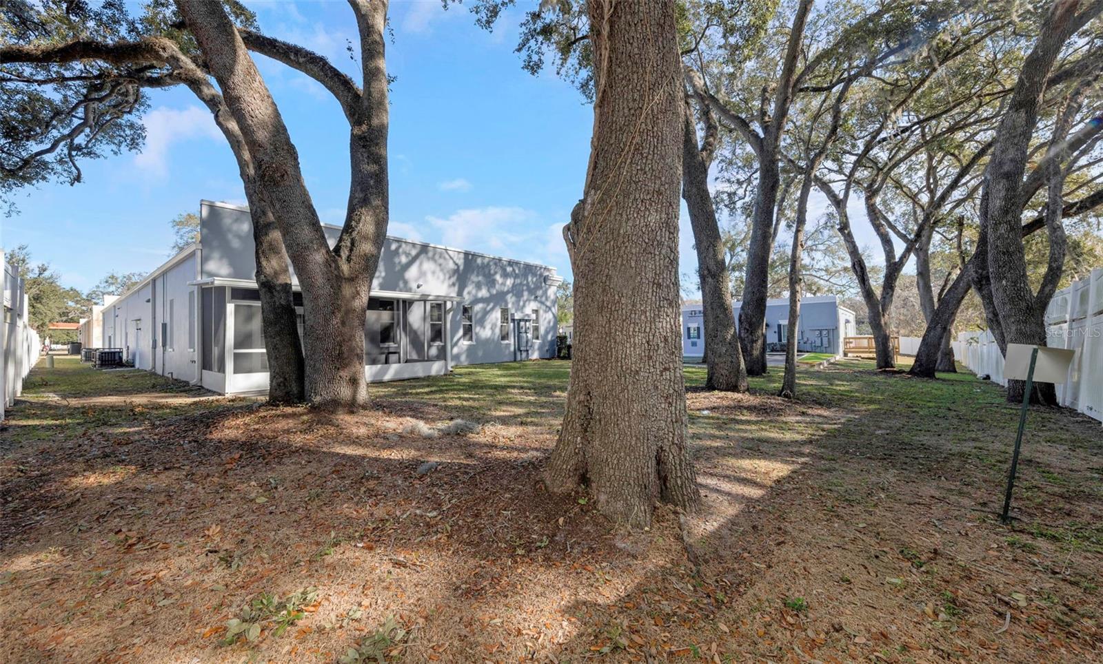 Listing photo id 59 for 14506 University Point Place