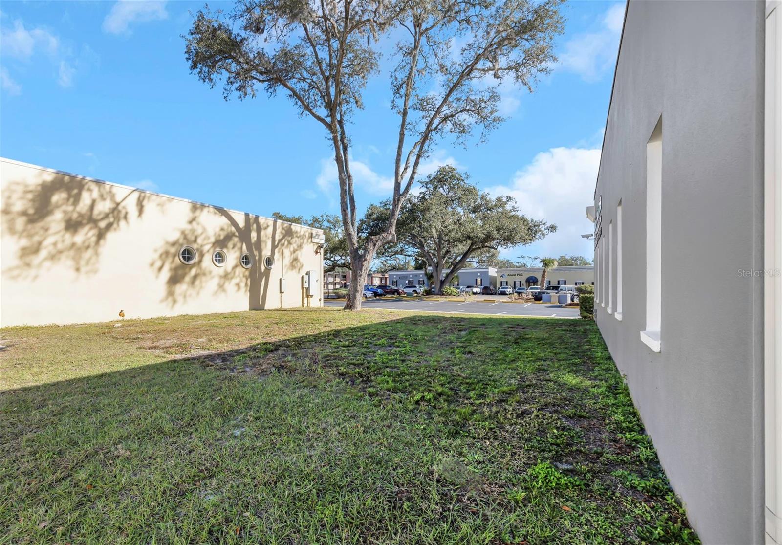 Listing photo id 65 for 14506 University Point Place