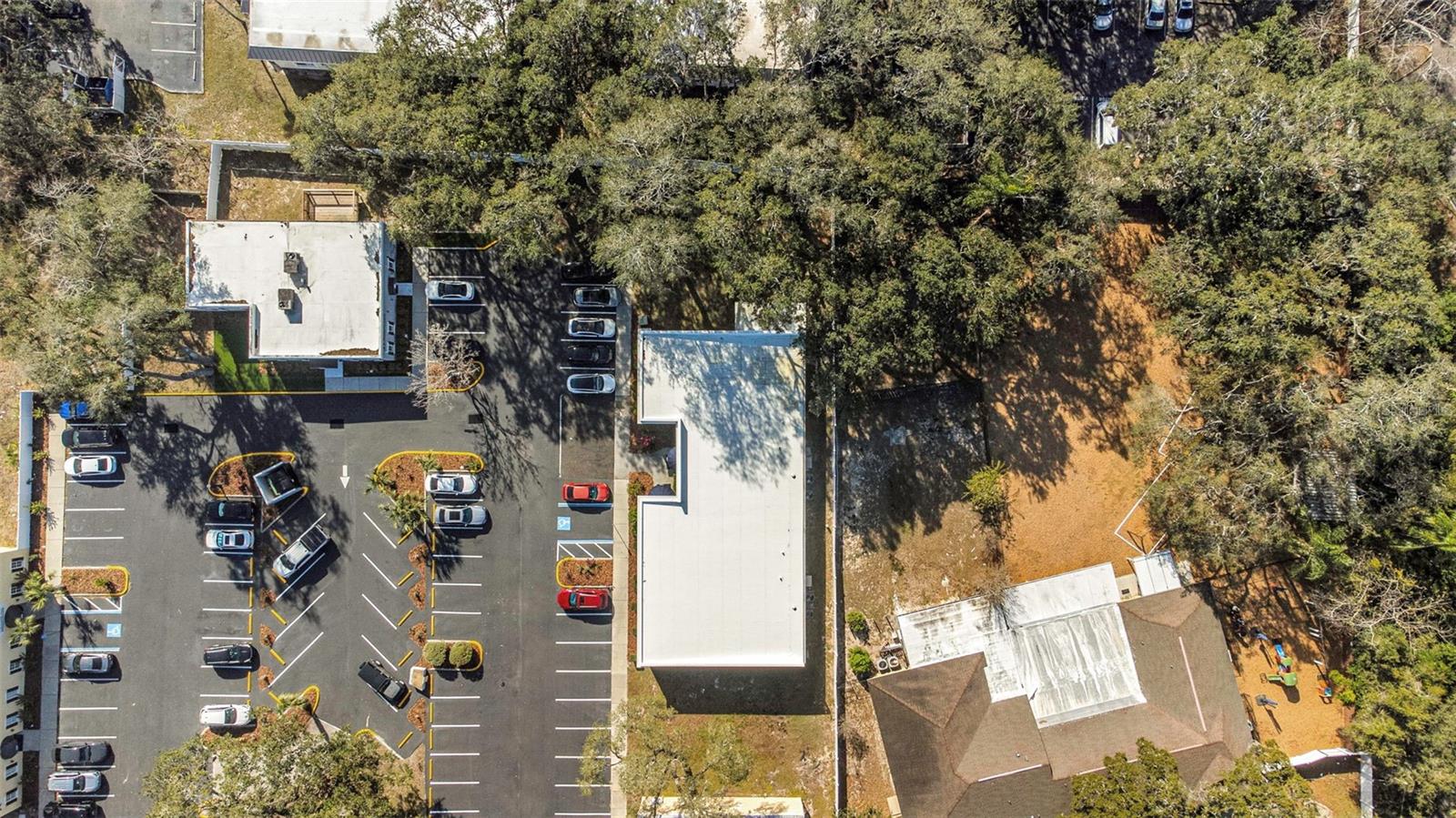 Listing photo id 90 for 14506 University Point Place