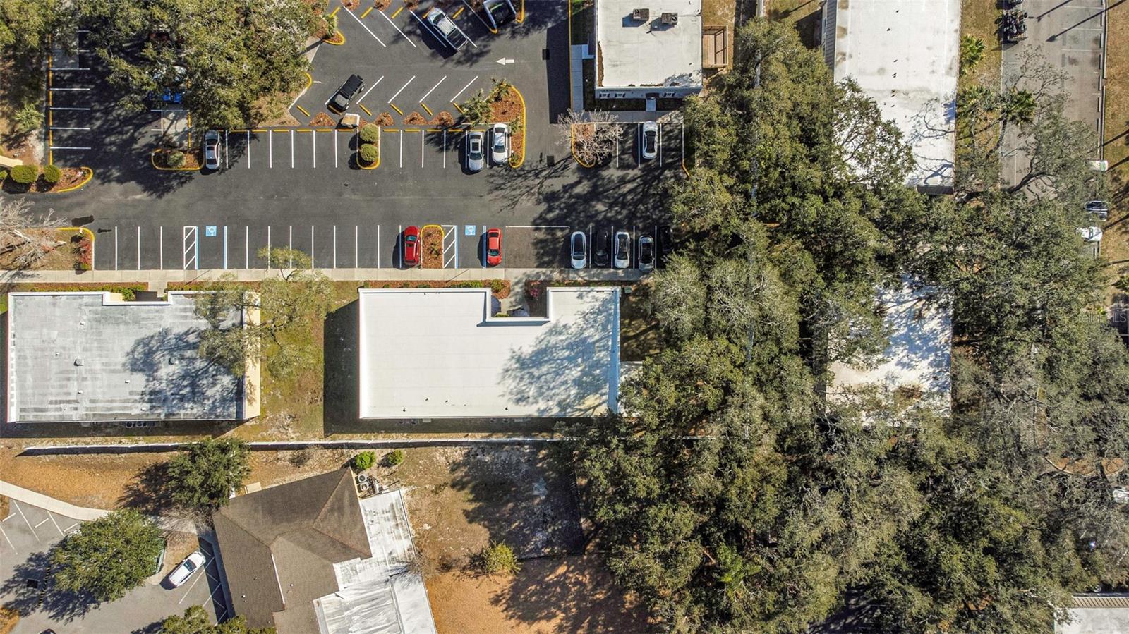 Listing photo id 91 for 14506 University Point Place