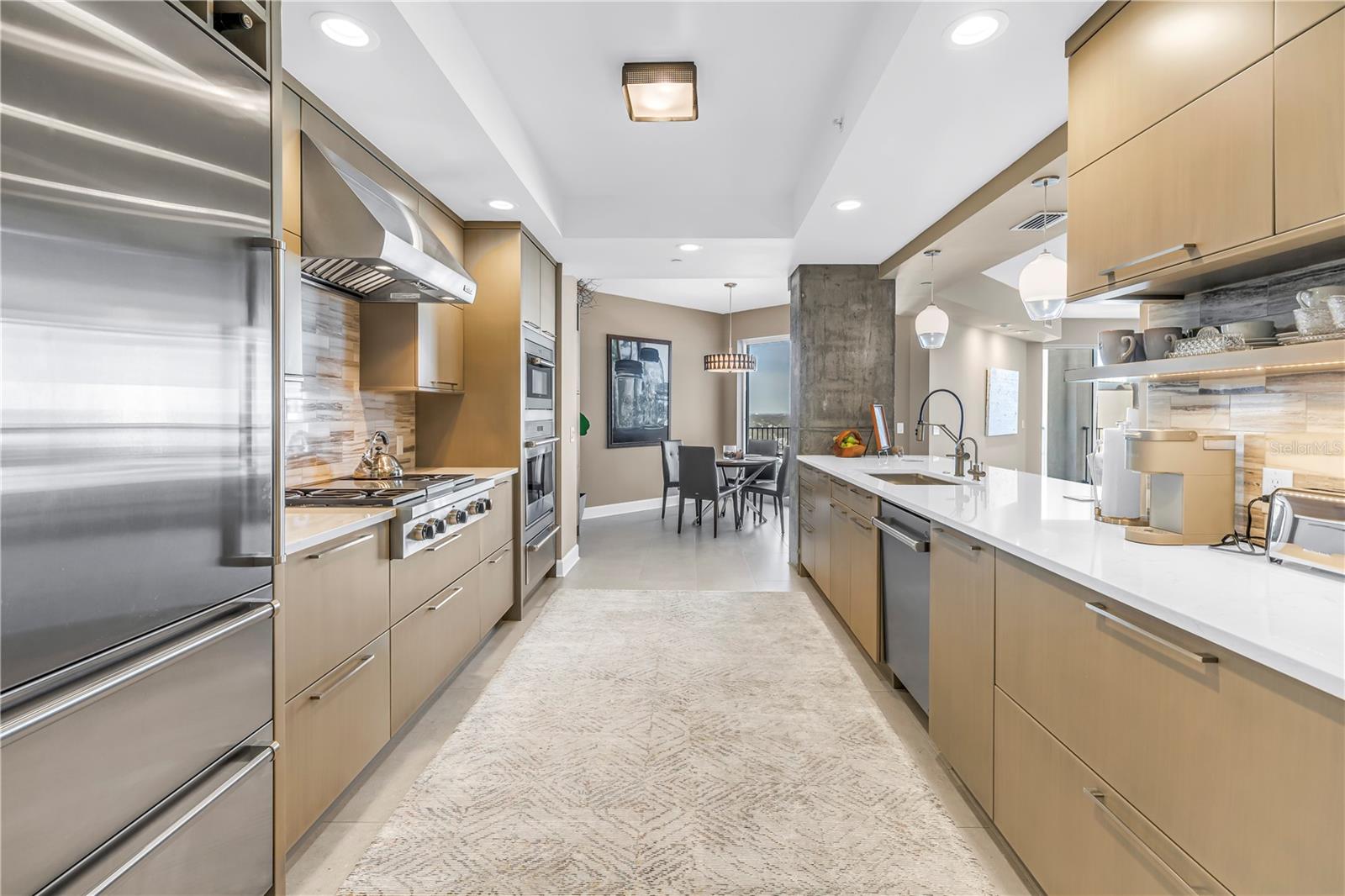 Image 15 of 54 For 300 Beach Drive Ne 2101