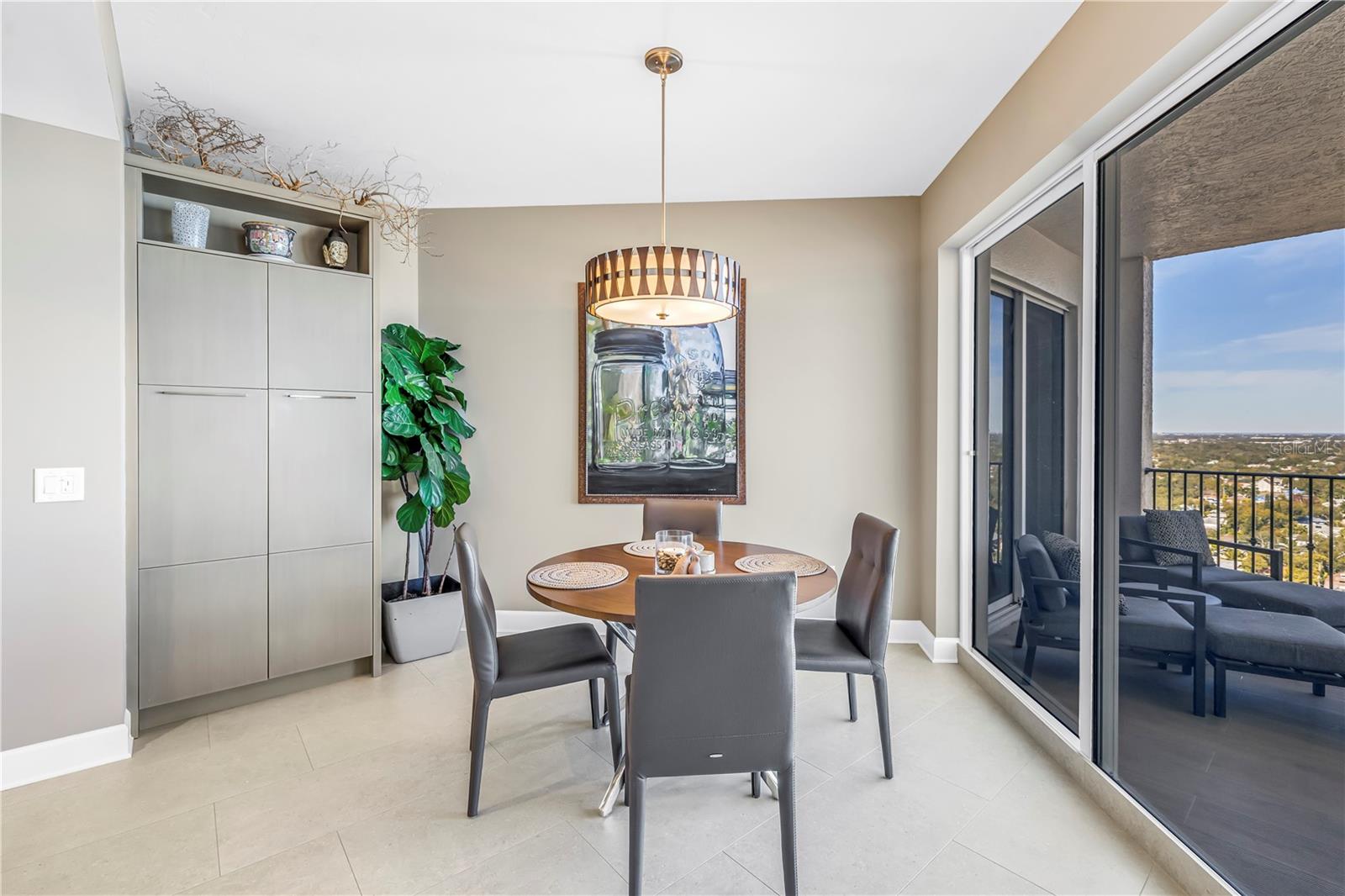 Image 25 of 54 For 300 Beach Drive Ne 2101