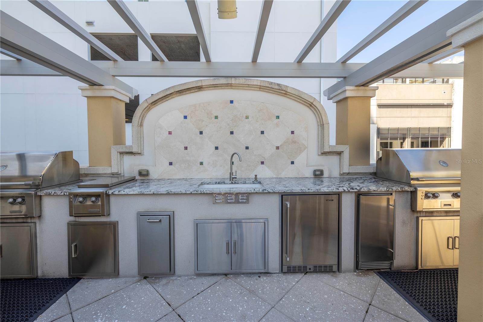 Image 47 of 54 For 300 Beach Drive Ne 2101