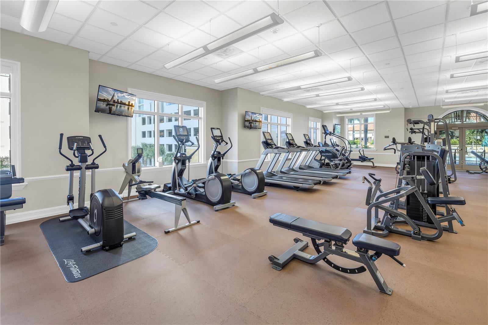 Image 49 of 54 For 300 Beach Drive Ne 2101