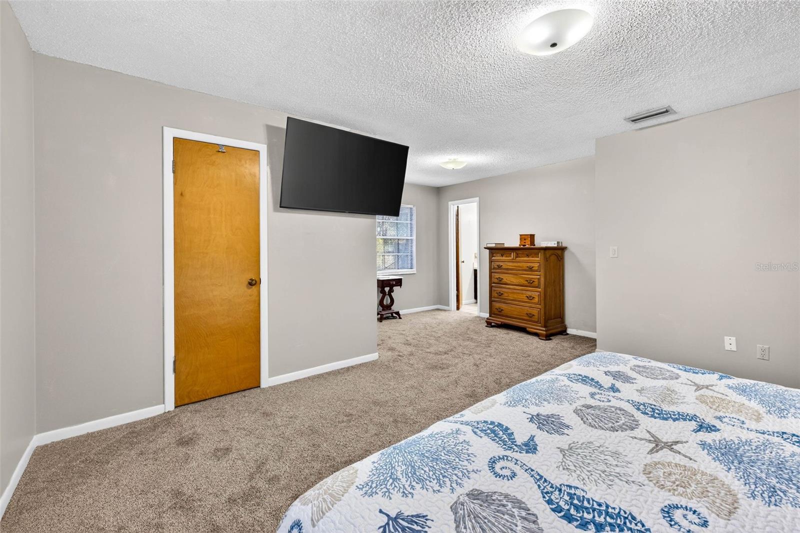 Image 25 of 33 For 619 Limona Road