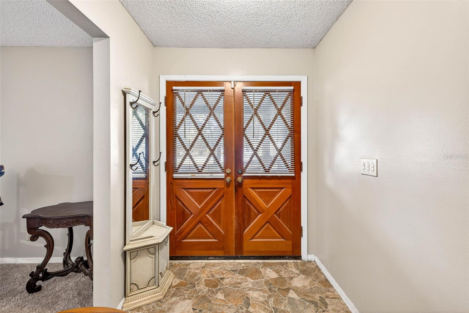 Image 6 of 33 For 619 Limona Road