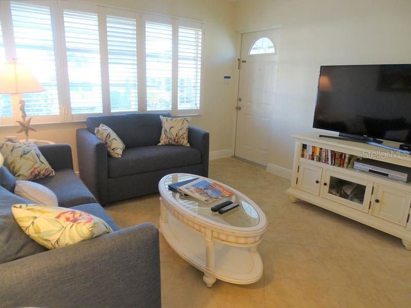 Image 2 of 13 For 6020 Midnight Pass Road 3