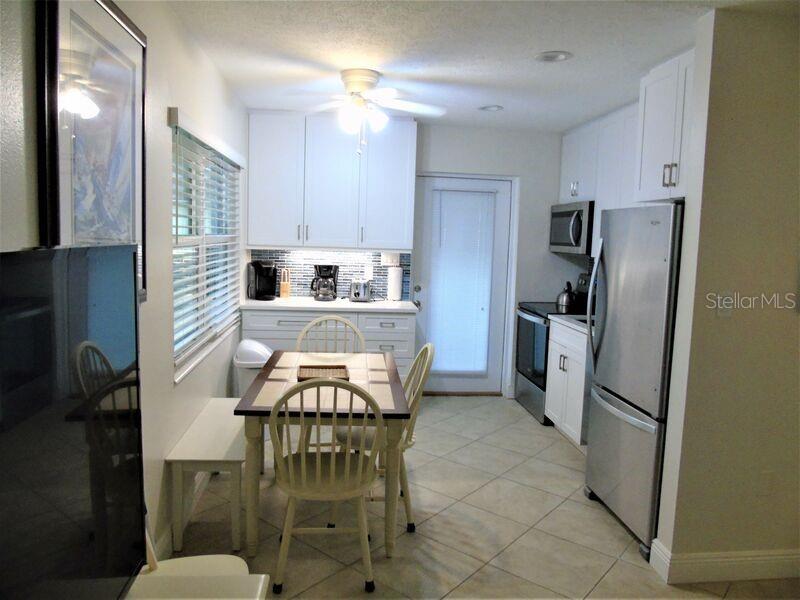 Image 8 of 13 For 6020 Midnight Pass Road 3