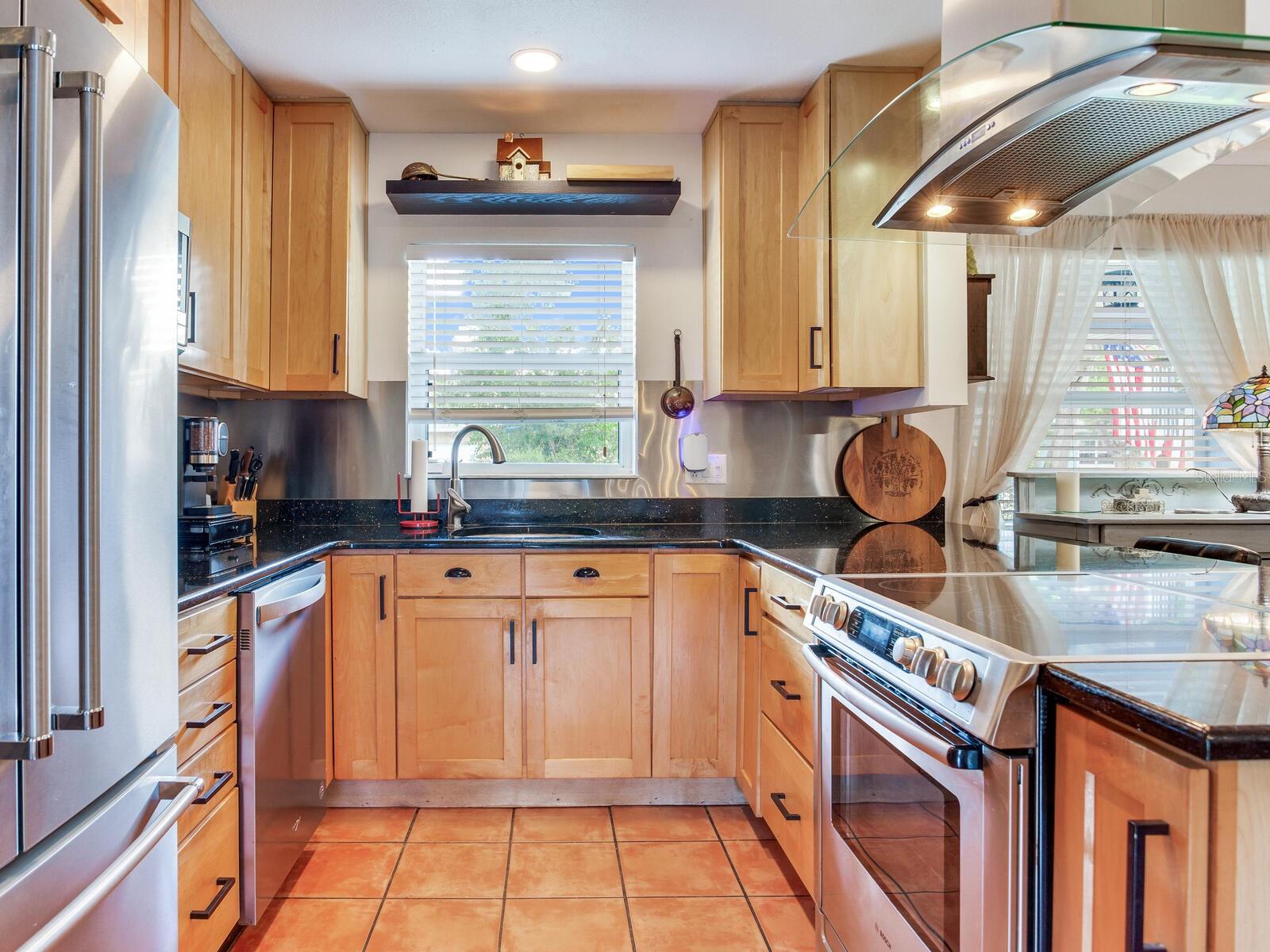 Image 11 of 44 For 3662 24th Avenue N