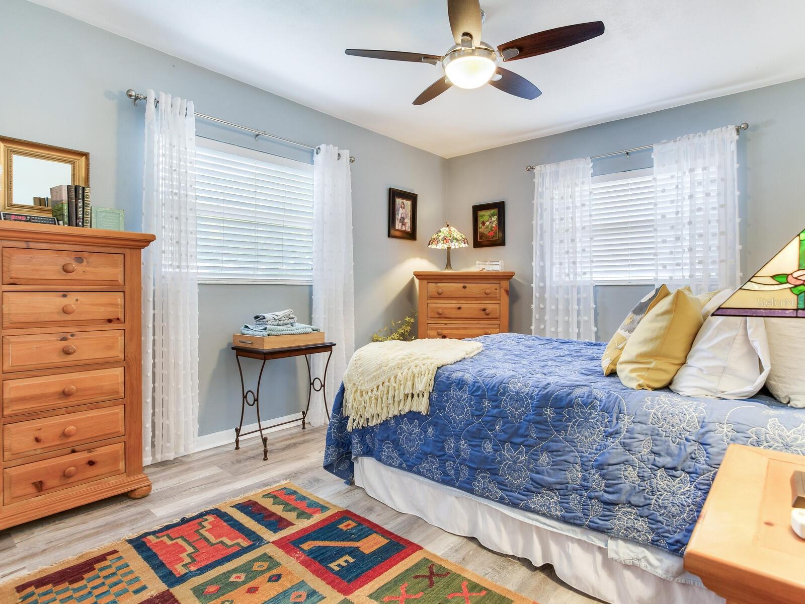 Image 21 of 44 For 3662 24th Avenue N