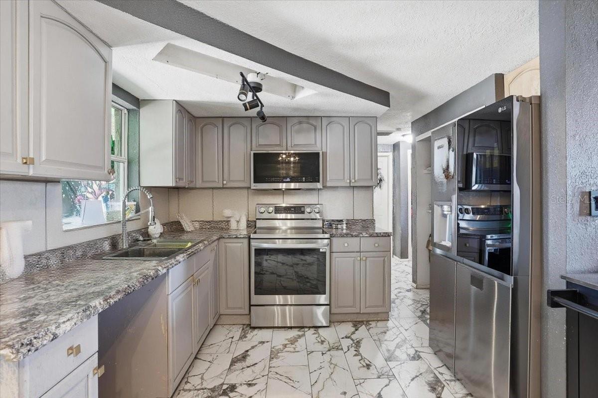 Image 5 of 17 For 3208 Kilburn Road