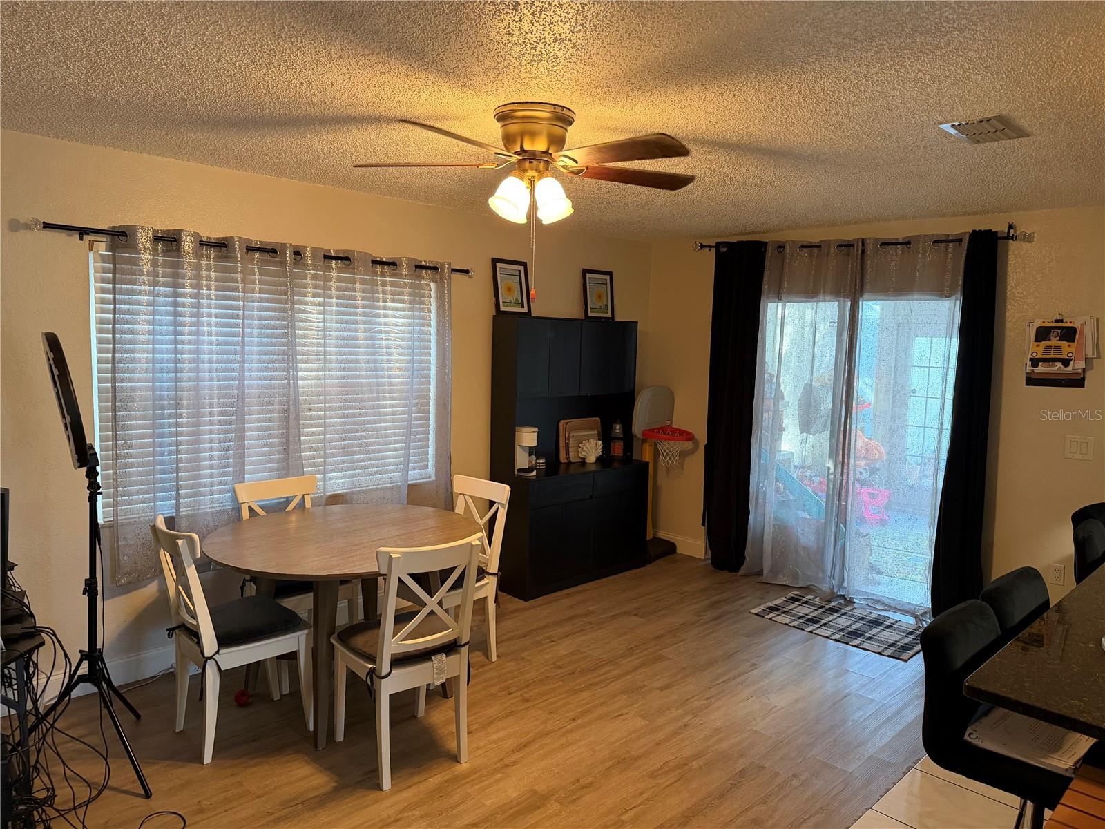 Image 9 of 11 For 1150 Bentley Avenue