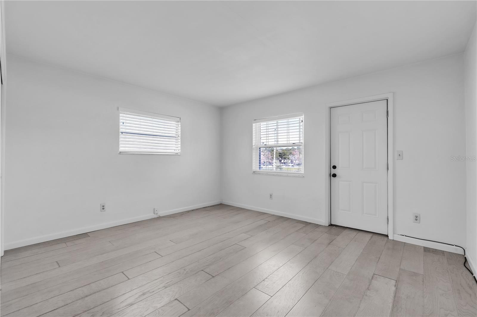 Image 13 of 16 For 200 36th Avenue N 201a