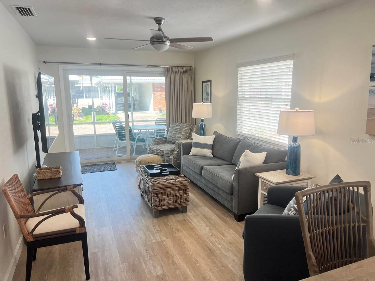 Image 12 of 13 For 6020 Midnight Pass Road 36