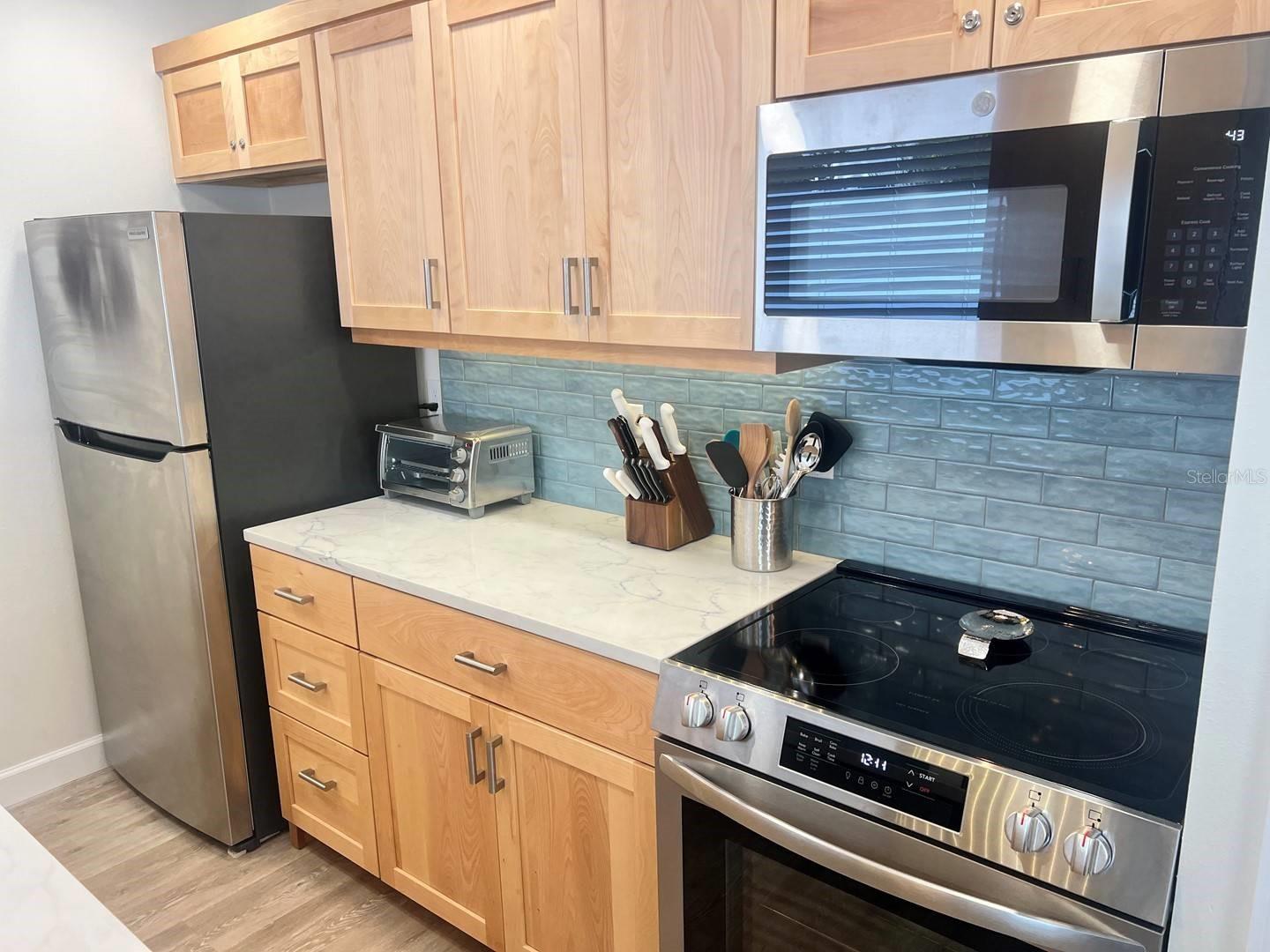 Image 2 of 13 For 6020 Midnight Pass Road 36