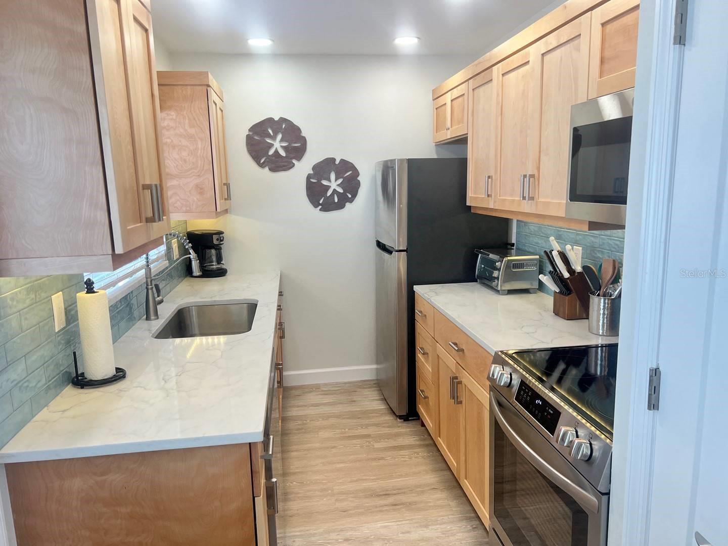 Image 3 of 13 For 6020 Midnight Pass Road 36