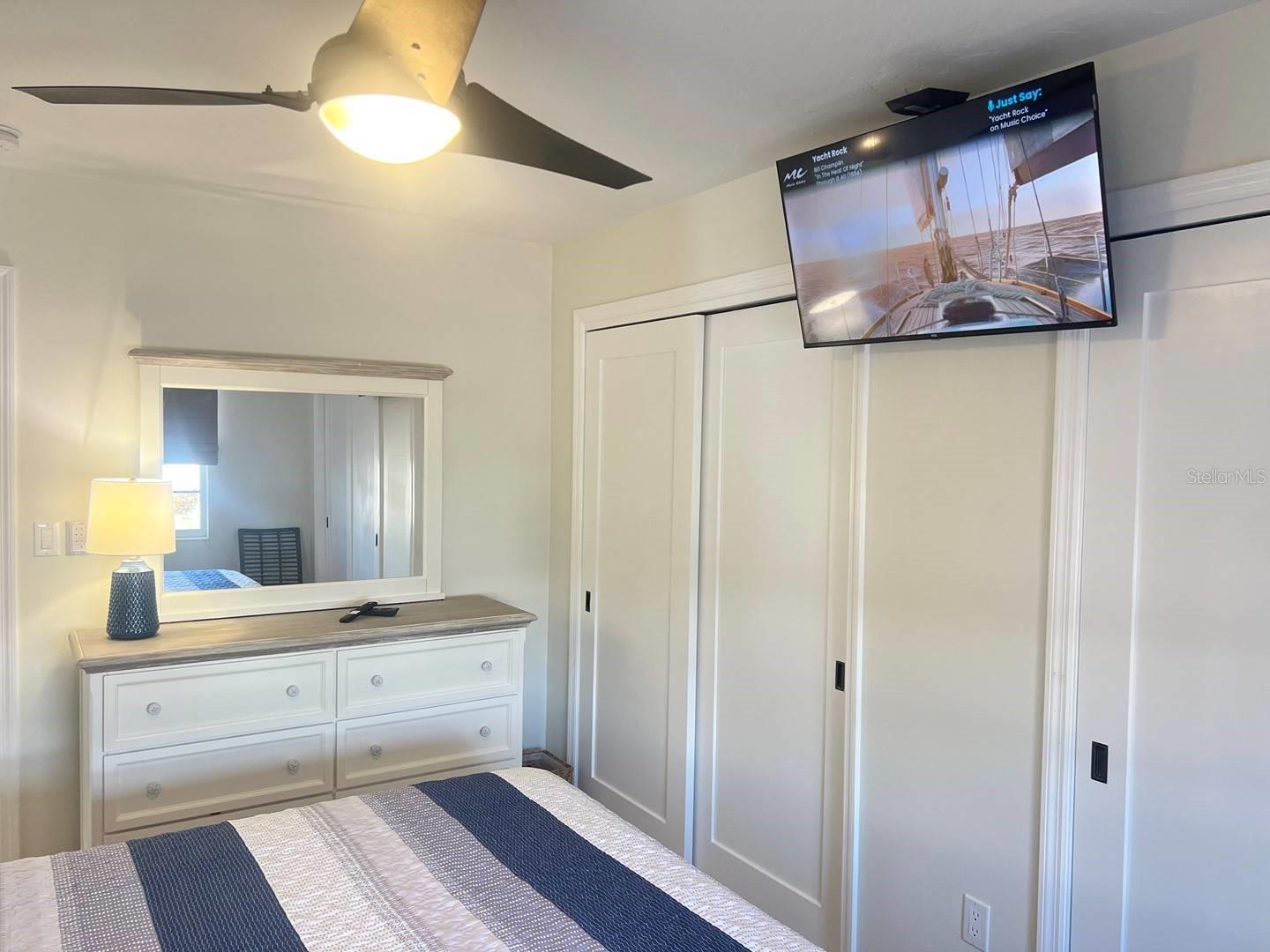 Image 6 of 13 For 6020 Midnight Pass Road 36