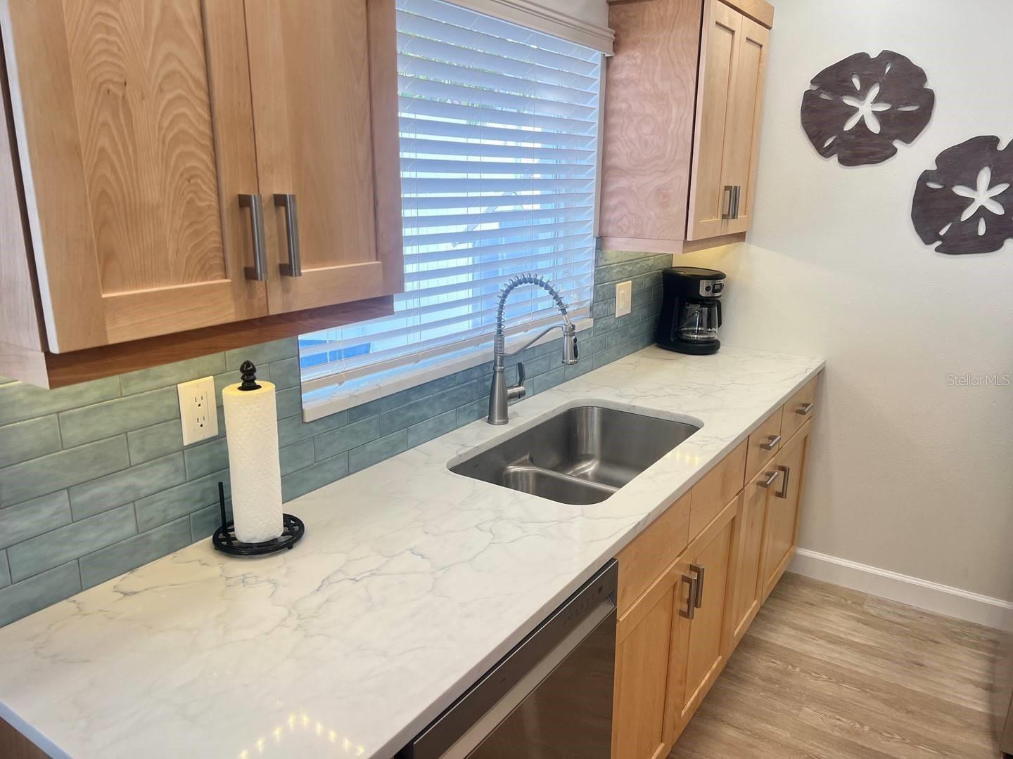 Image 9 of 13 For 6020 Midnight Pass Road 36