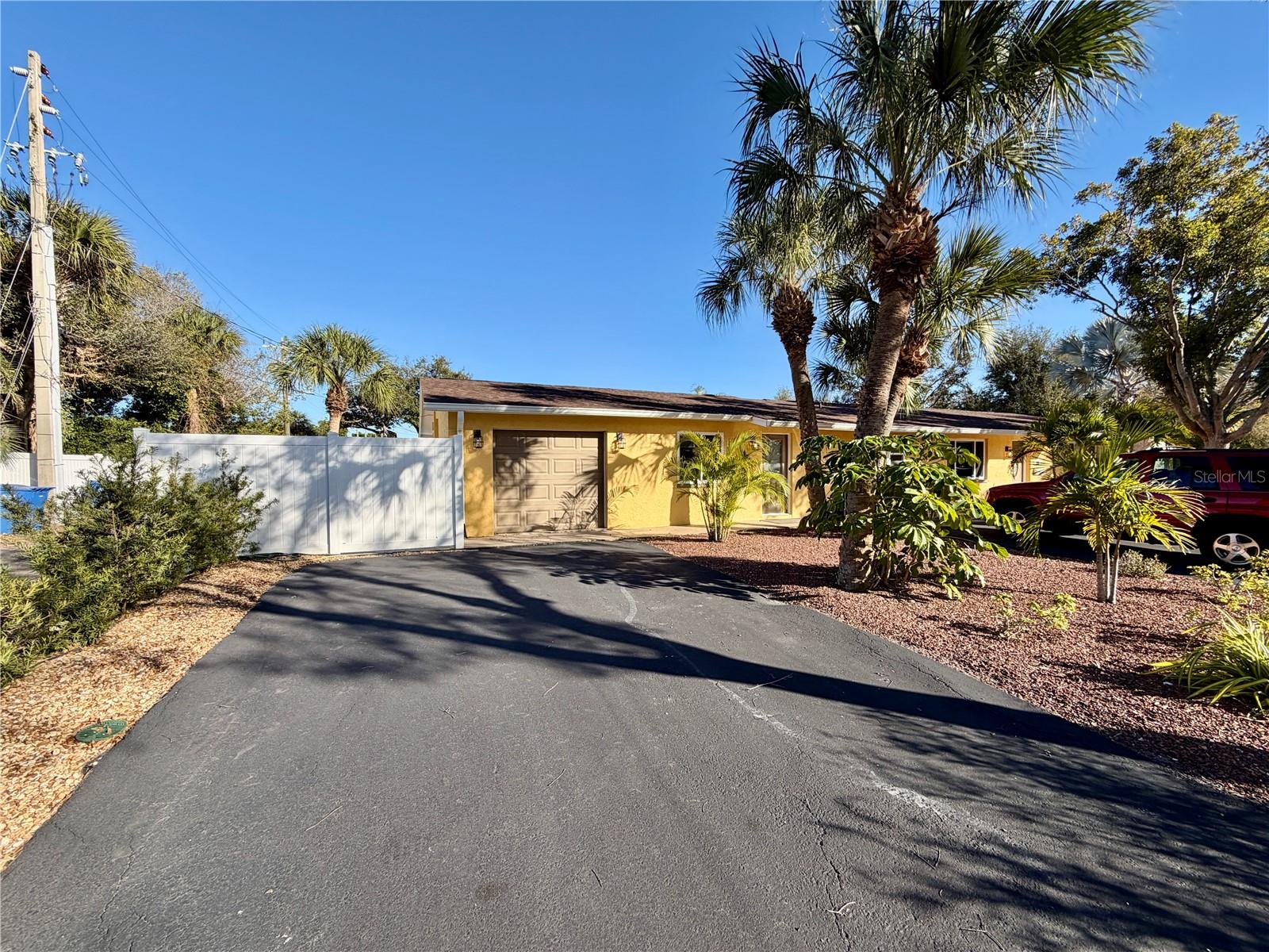 Details for 225 70th Street N, ST PETERSBURG, FL 33710