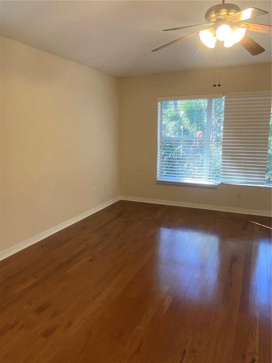 Image 11 of 61 For 18926 Duquesne Drive 18926