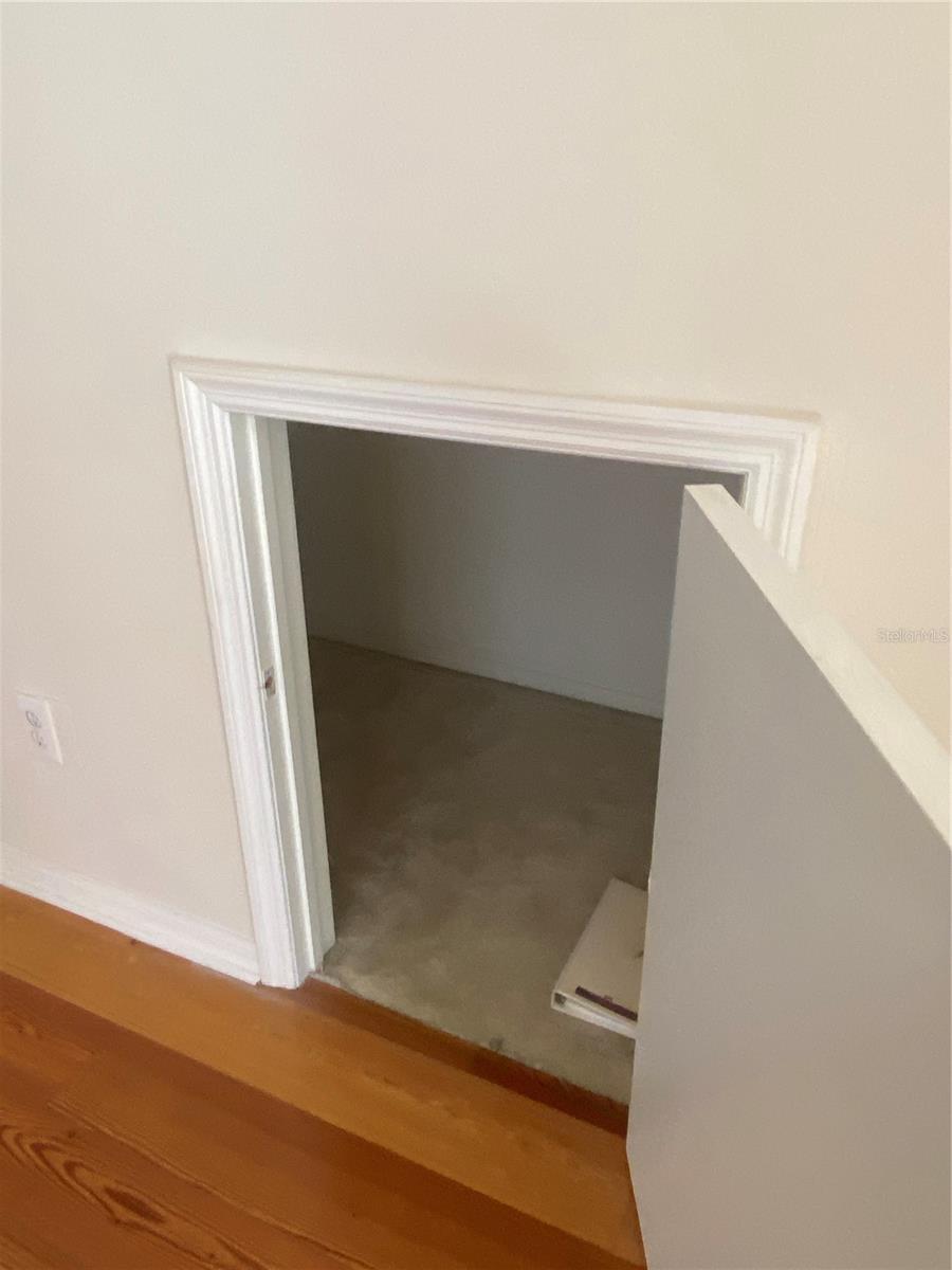 Image 13 of 61 For 18926 Duquesne Drive 18926