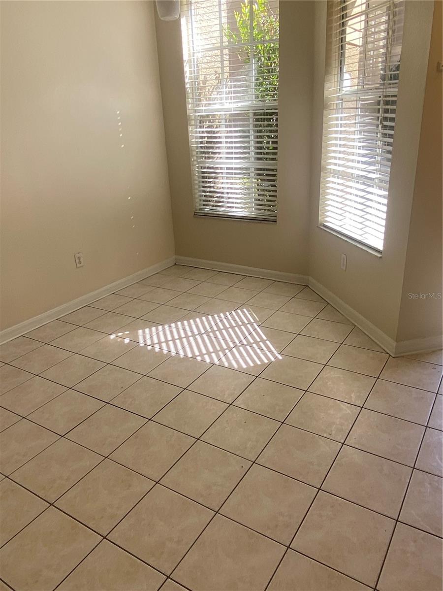 Image 33 of 61 For 18926 Duquesne Drive 18926