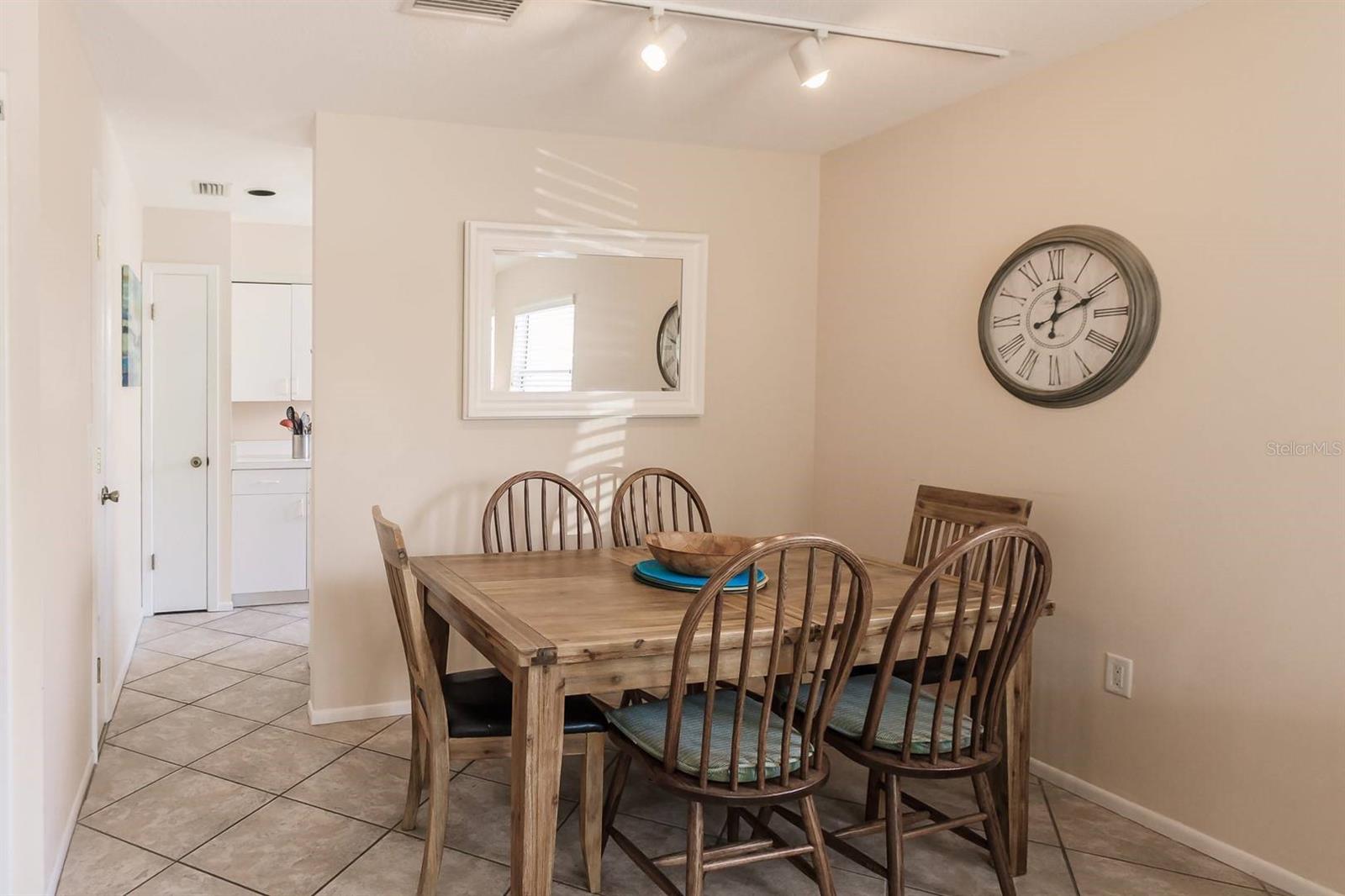 Image 10 of 13 For 6020 Midnight Pass Road 61