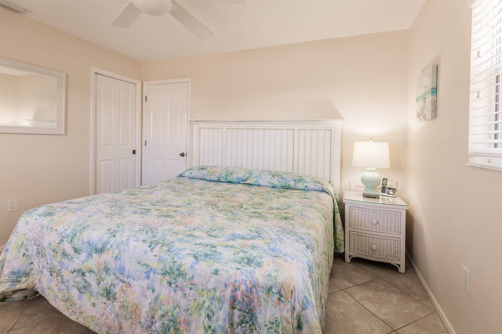 Image 11 of 13 For 6020 Midnight Pass Road 61