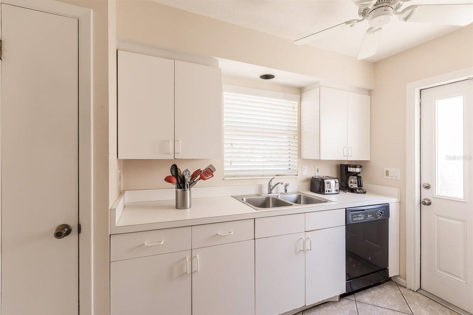 Image 13 of 13 For 6020 Midnight Pass Road 61