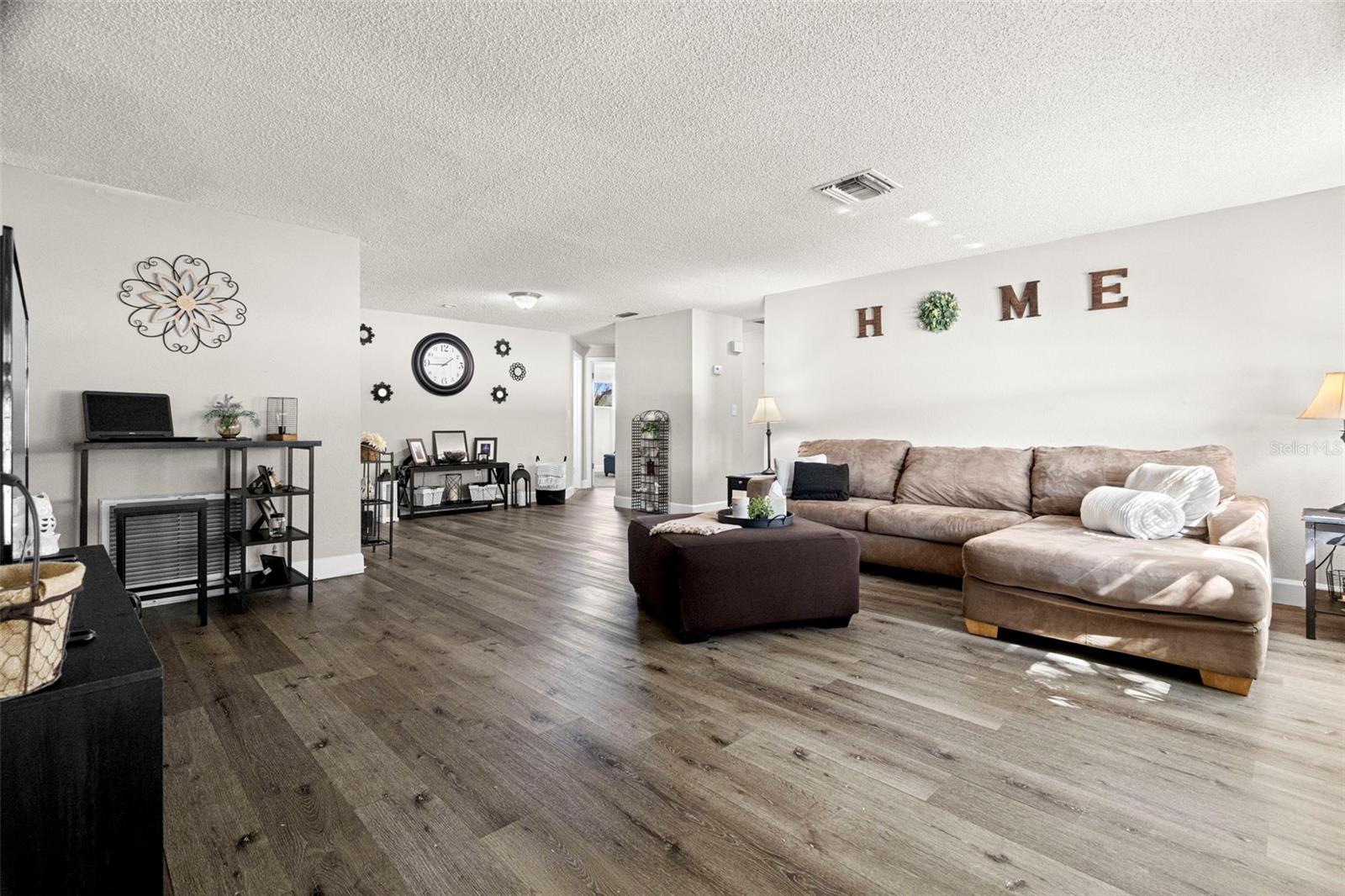 Image 10 of 37 For 6333 Aberdeen Avenue