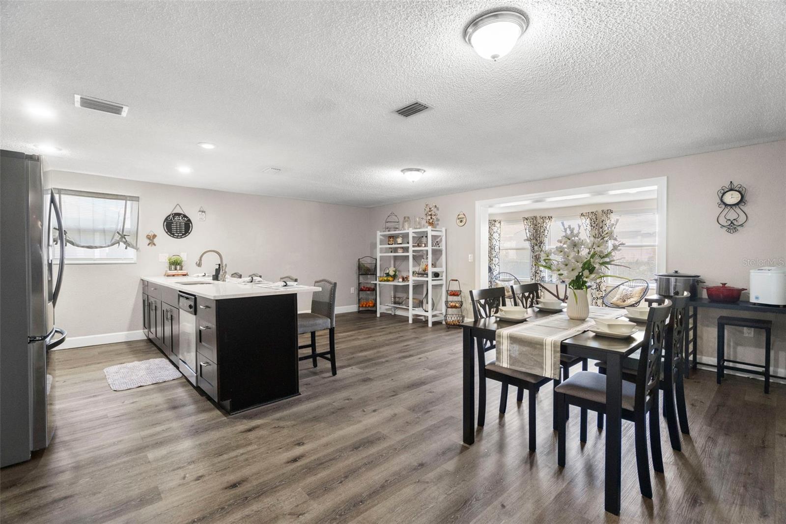 Image 22 of 37 For 6333 Aberdeen Avenue