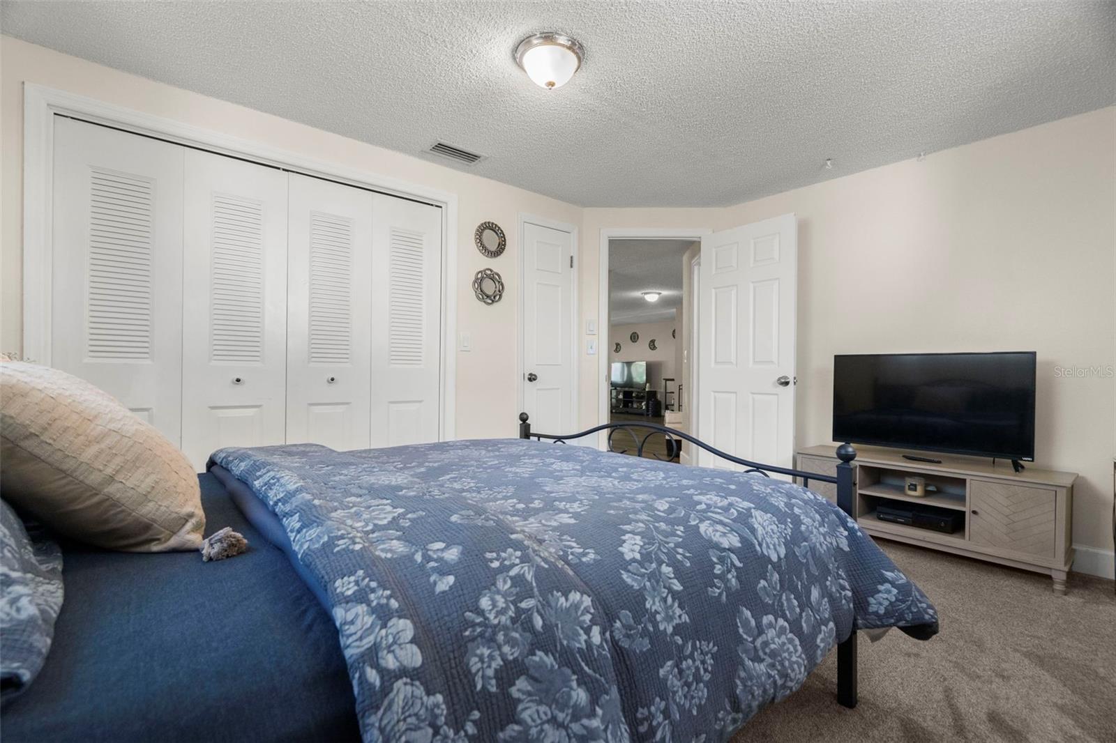 Image 24 of 37 For 6333 Aberdeen Avenue