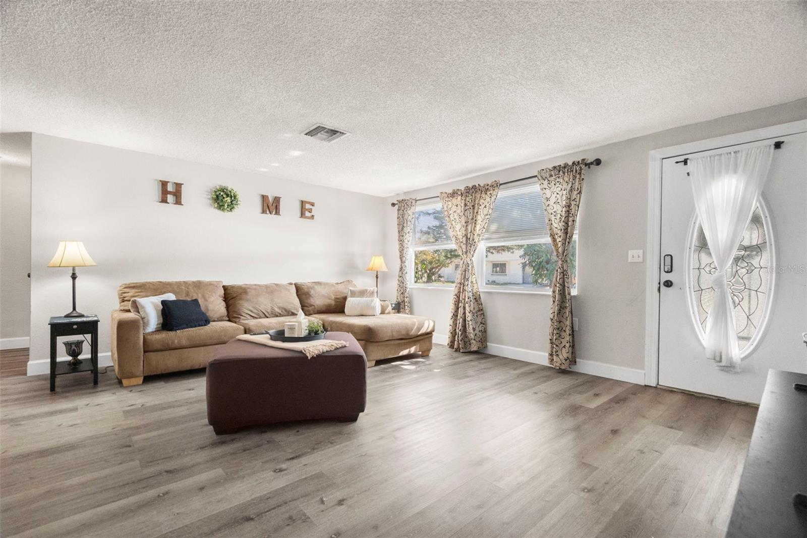 Image 9 of 37 For 6333 Aberdeen Avenue