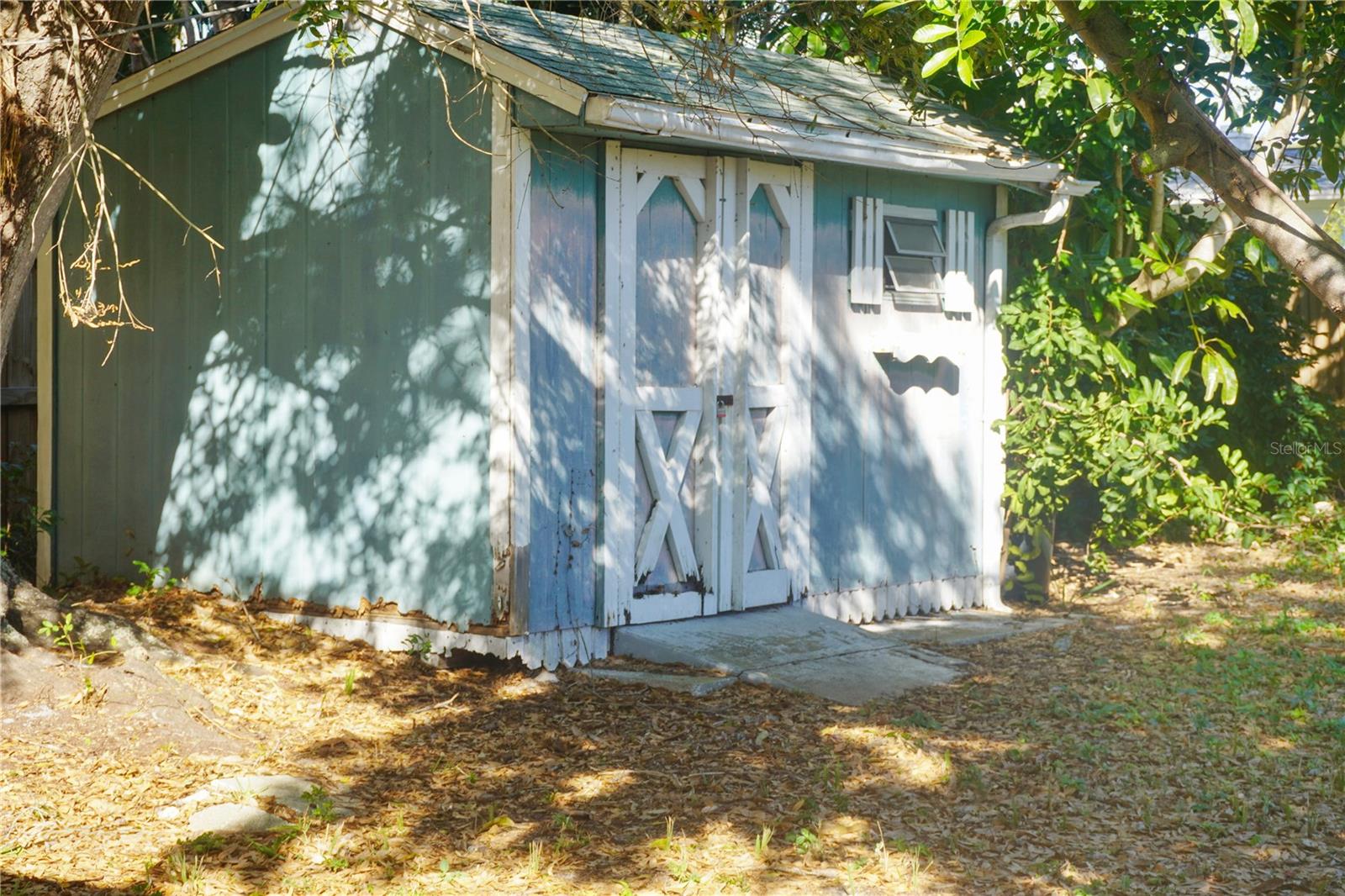 Image 14 of 17 For 385 Dolphin Avenue Se