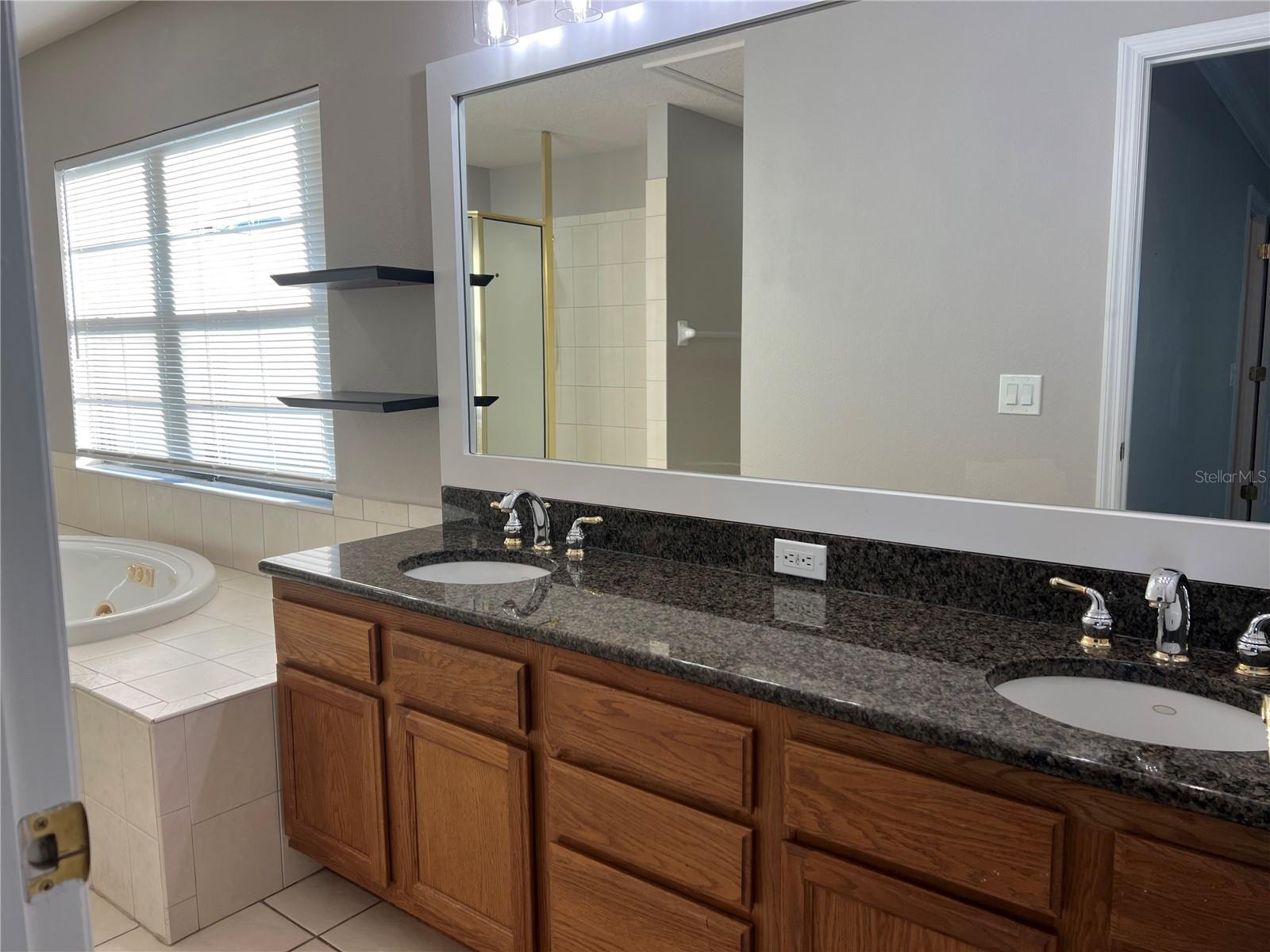 Image 11 of 27 For 614 Yardarm Drive 7