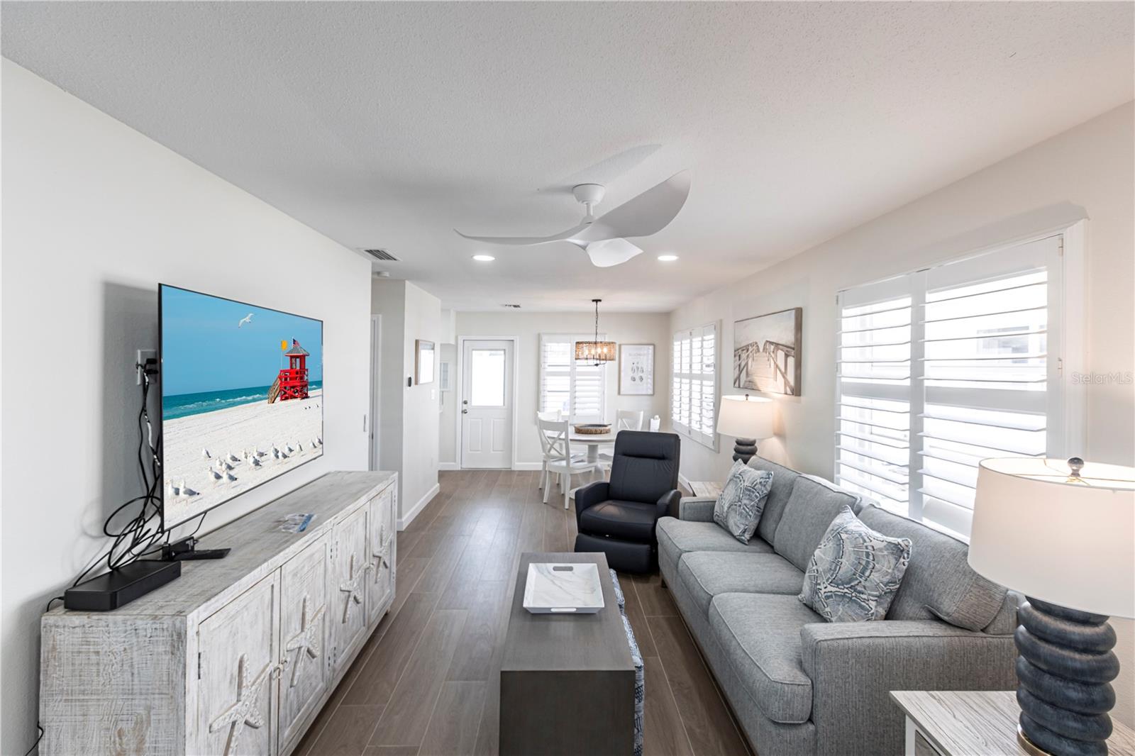 Image 3 of 16 For 6020 Midnight Pass Road 29