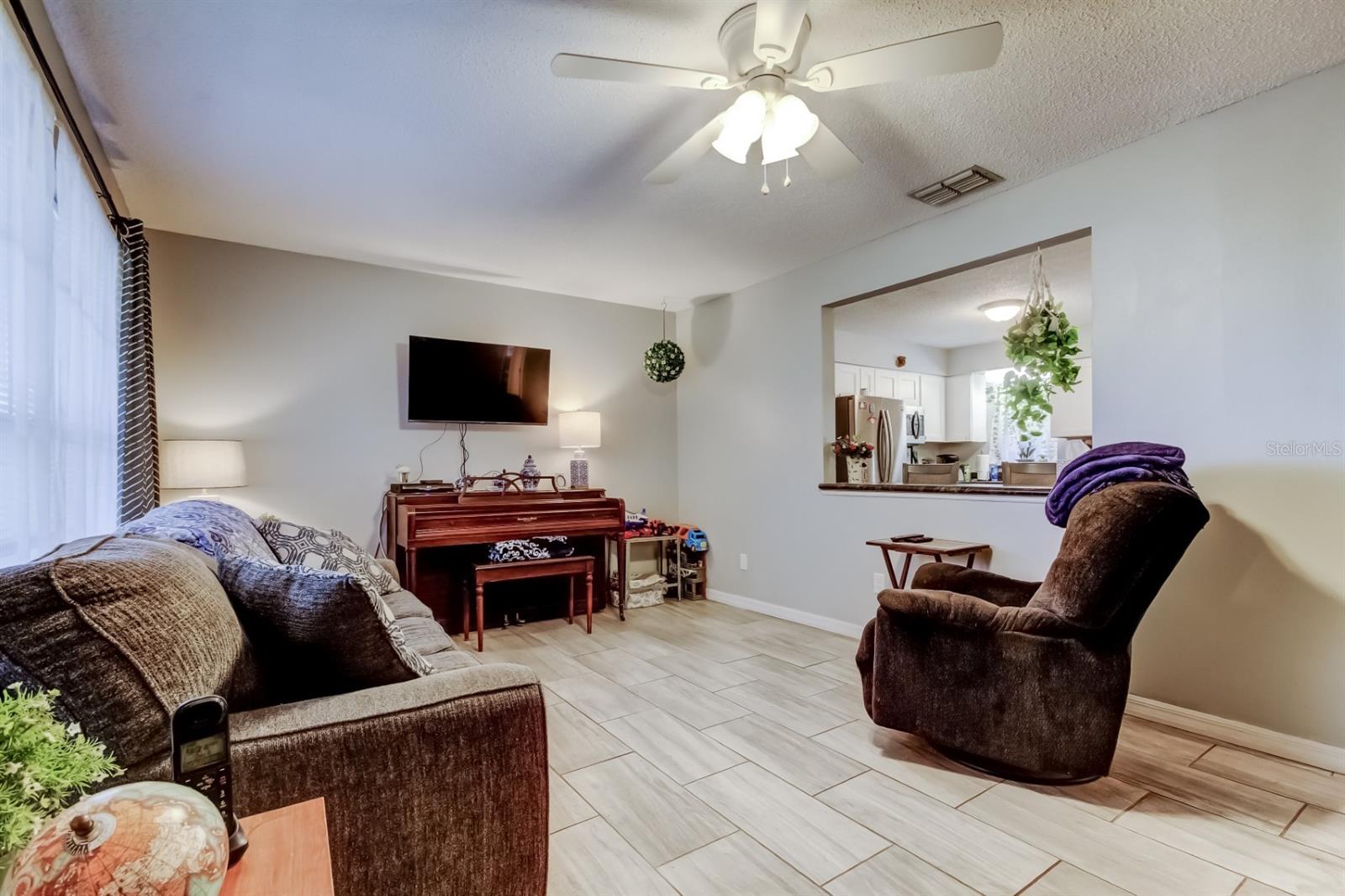 Image 10 of 40 For 39748 Meadowood Loop