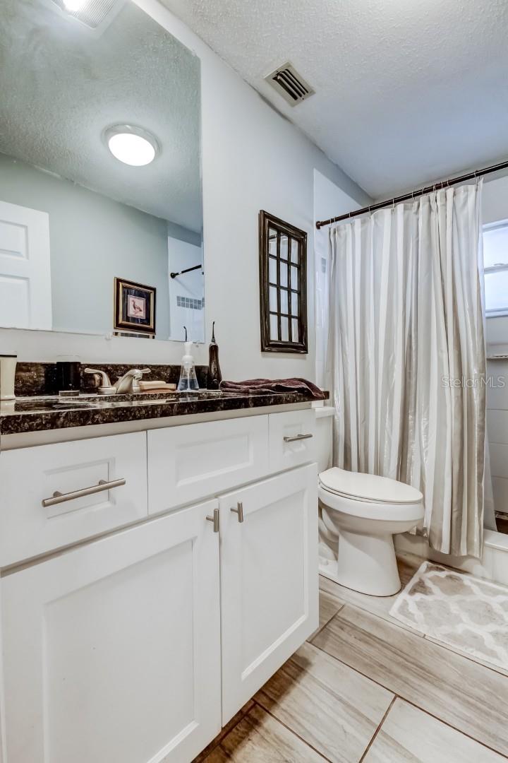 Image 14 of 40 For 39748 Meadowood Loop