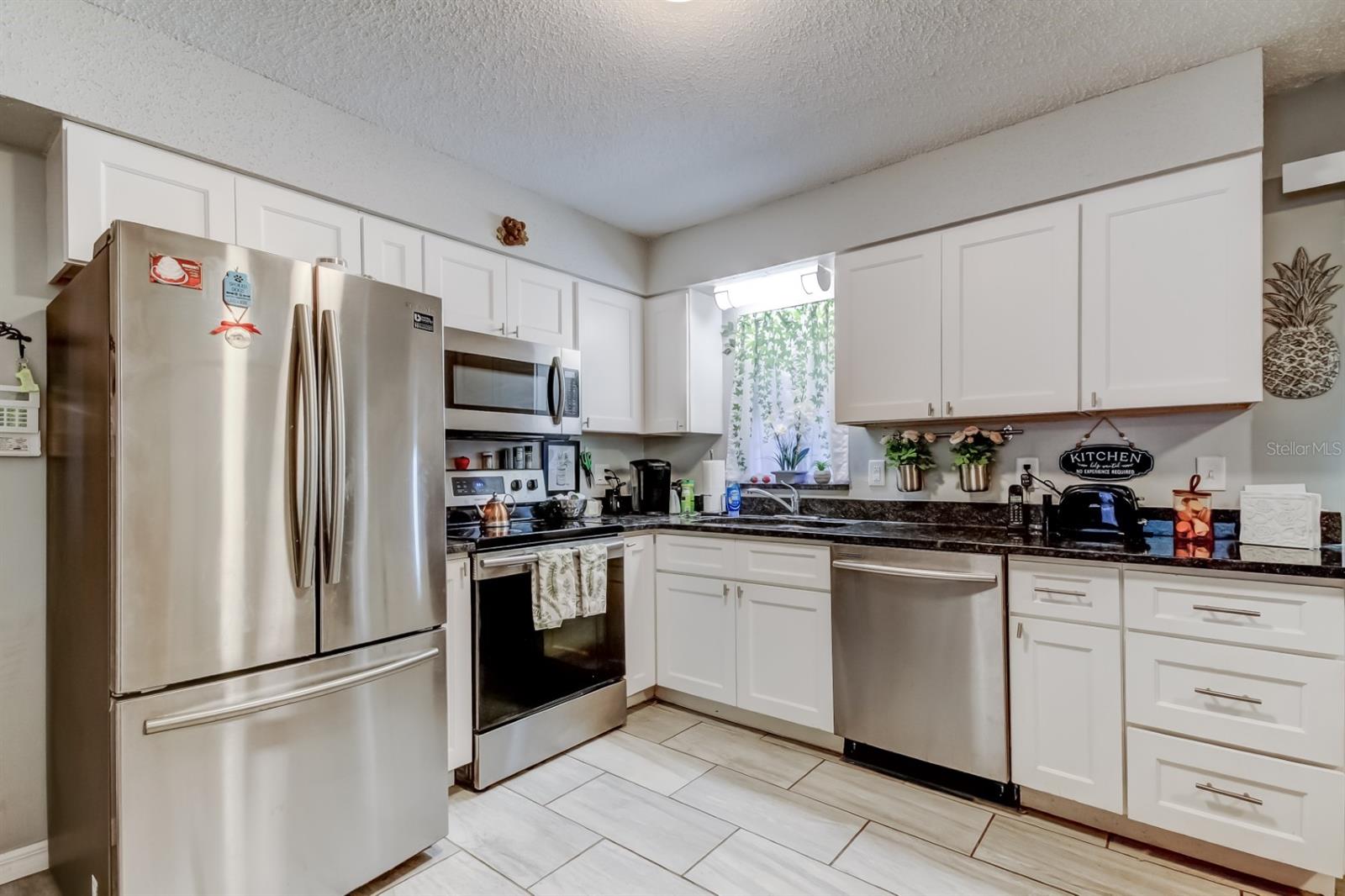 Image 4 of 40 For 39748 Meadowood Loop