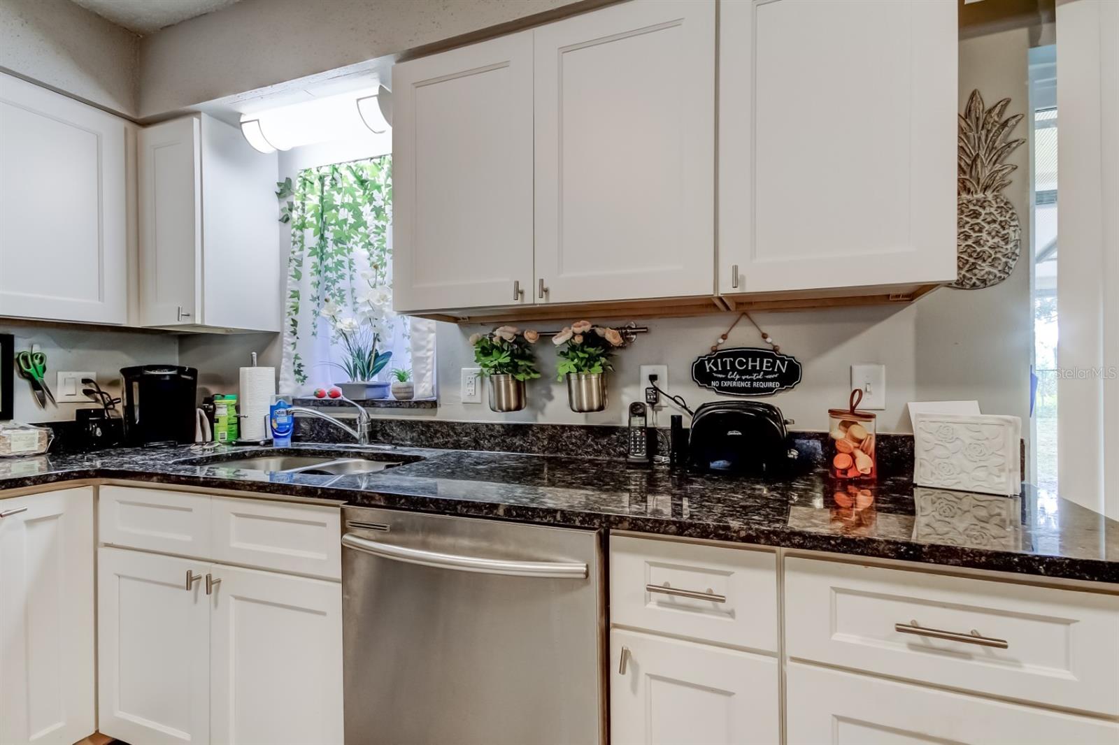 Image 6 of 40 For 39748 Meadowood Loop