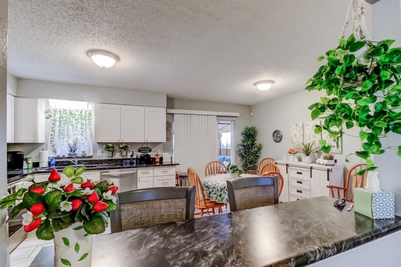 Image 8 of 40 For 39748 Meadowood Loop