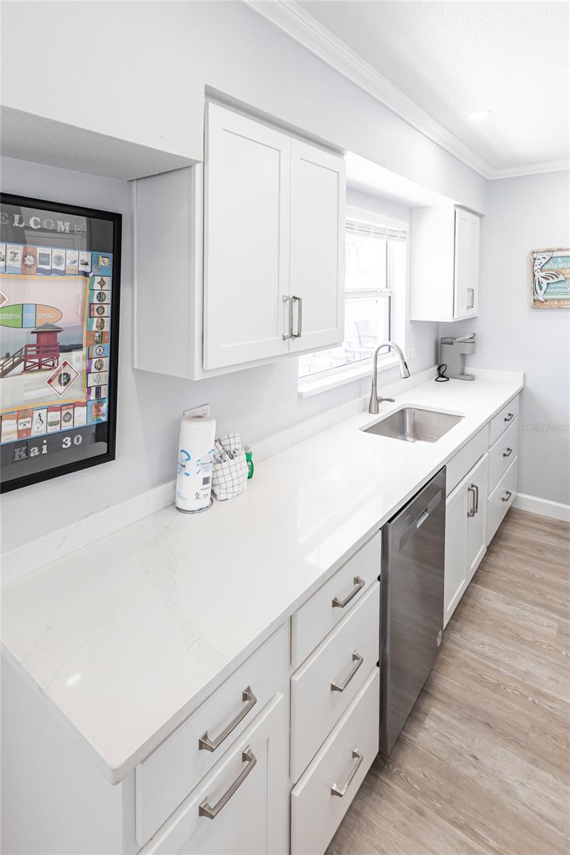 Image 4 of 14 For 6020 Midnight Pass Road 30