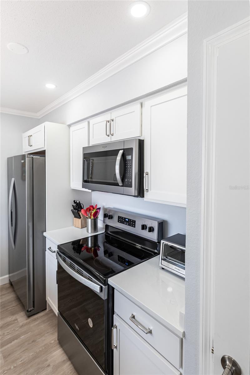 Image 5 of 14 For 6020 Midnight Pass Road 30