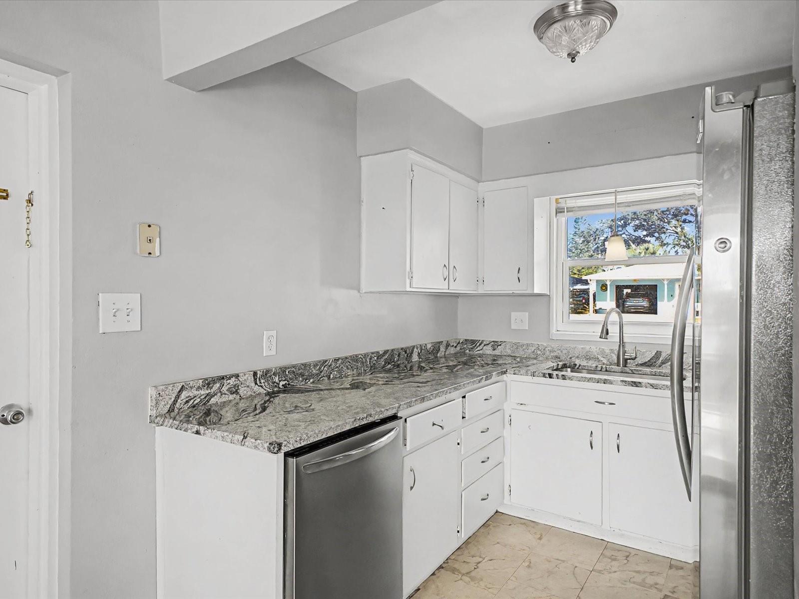 Image 11 of 43 For 9828 49th Avenue N