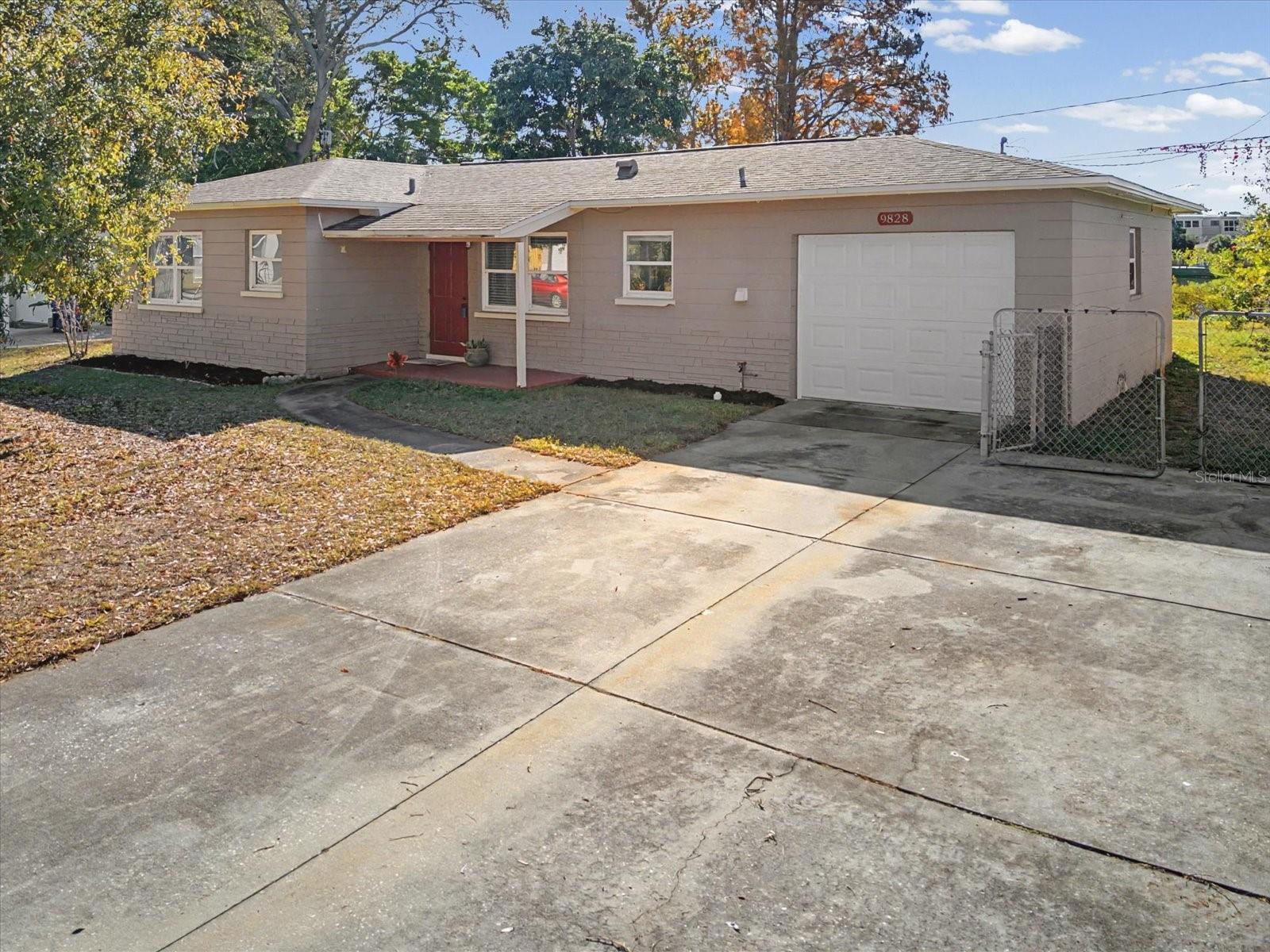 Image 26 of 43 For 9828 49th Avenue N