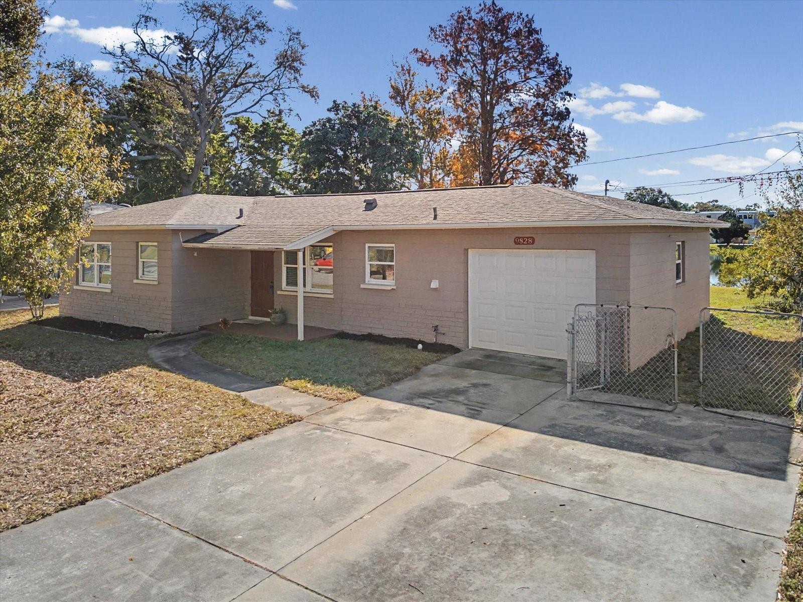 Image 27 of 43 For 9828 49th Avenue N